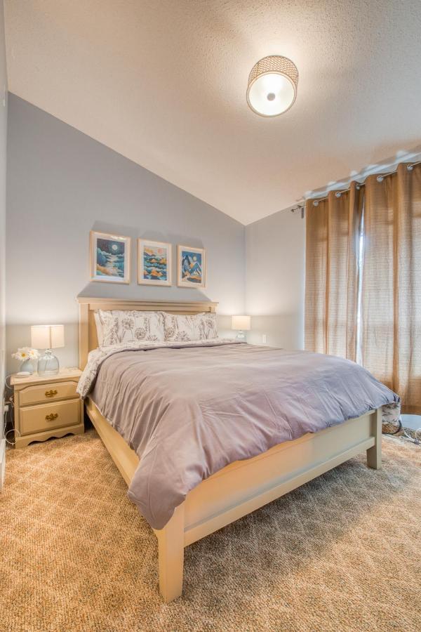 Beautiful Newly Reno 2Bdm 2 Bth Sleep Up To 6 Adults & Kids Mountain View Townhouse Suite Canmore Eksteriør billede
