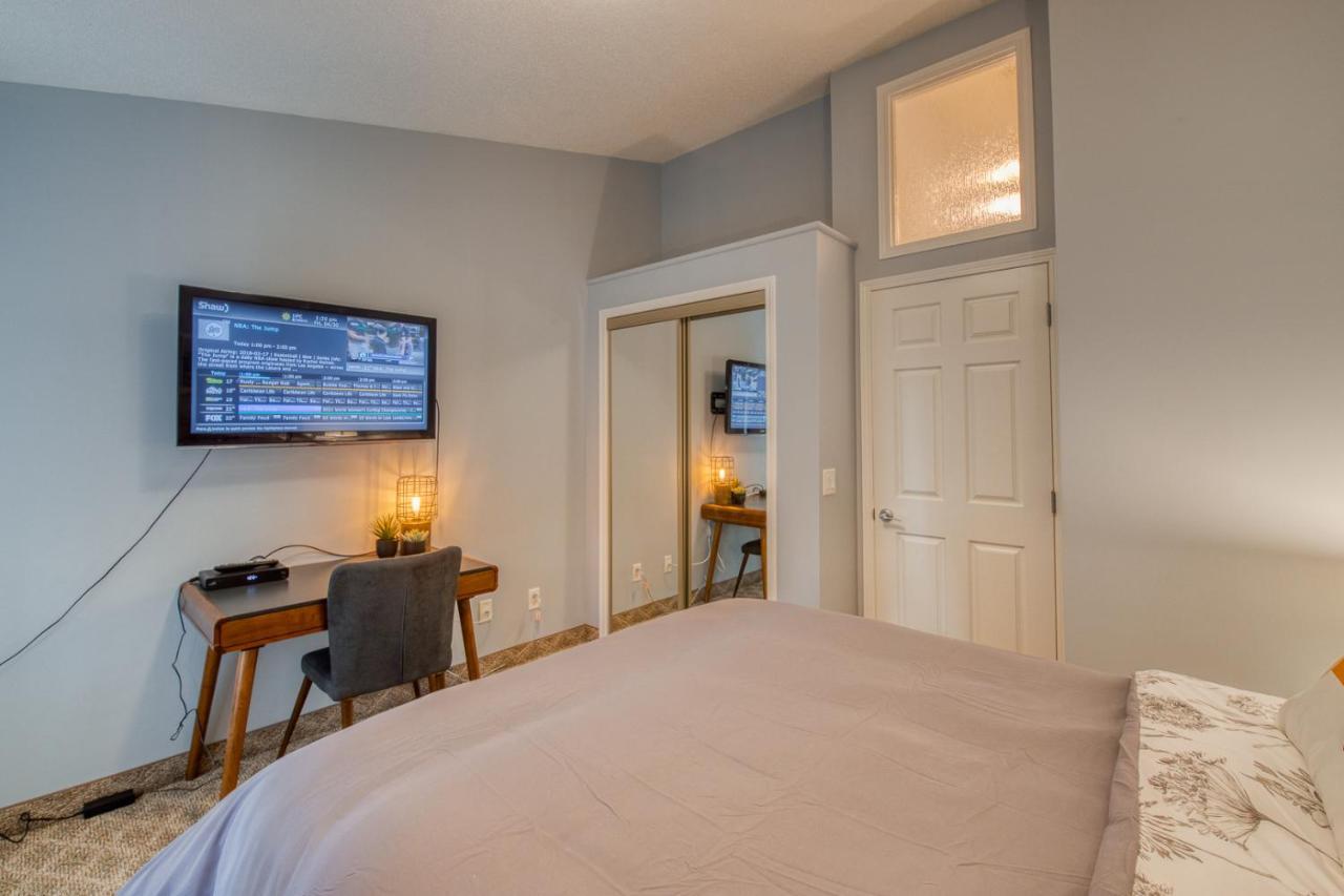Beautiful Newly Reno 2Bdm 2 Bth Sleep Up To 6 Adults & Kids Mountain View Townhouse Suite Canmore Eksteriør billede