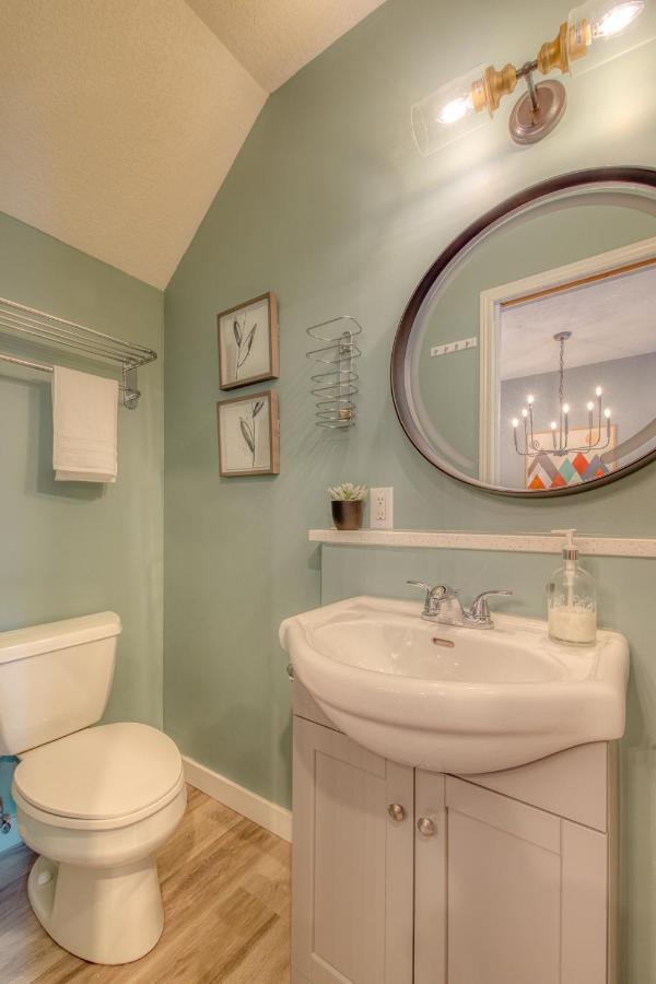 Beautiful Newly Reno 2Bdm 2 Bth Sleep Up To 6 Adults & Kids Mountain View Townhouse Suite Canmore Eksteriør billede