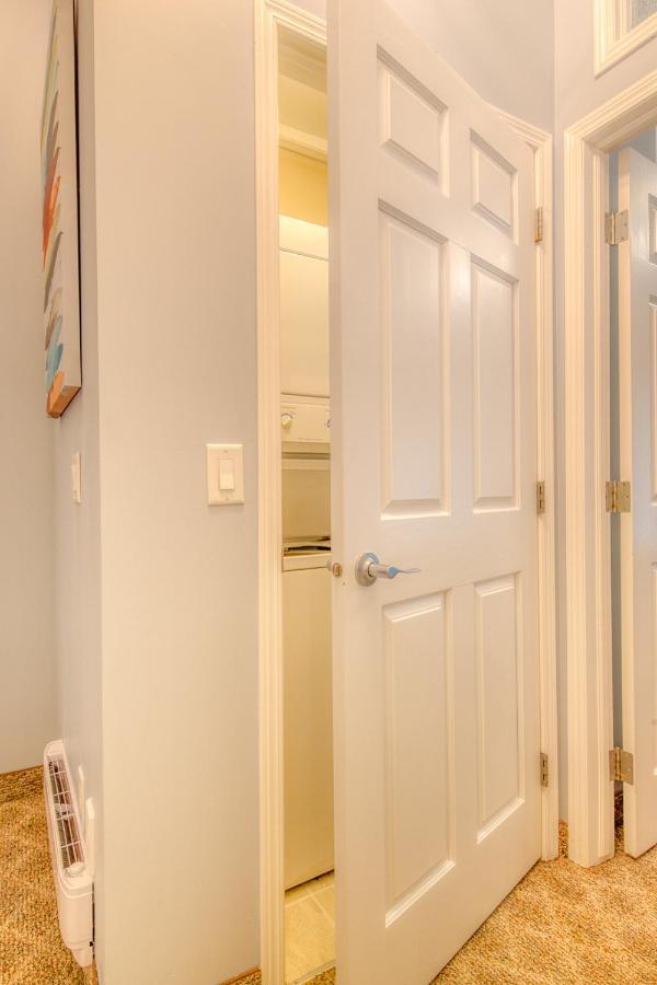 Beautiful Newly Reno 2Bdm 2 Bth Sleep Up To 6 Adults & Kids Mountain View Townhouse Suite Canmore Eksteriør billede