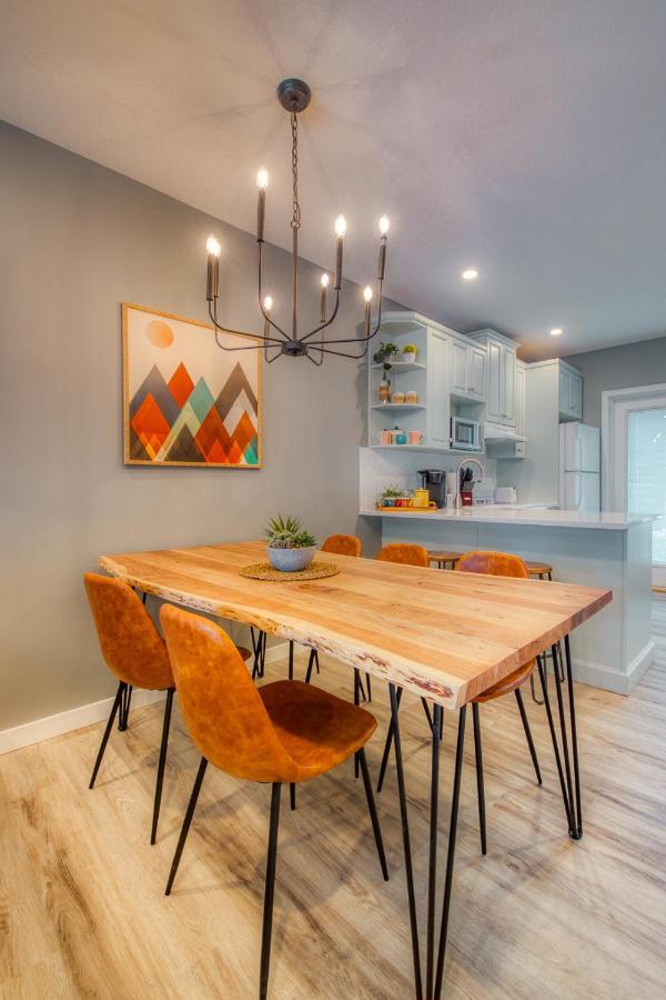 Beautiful Newly Reno 2Bdm 2 Bth Sleep Up To 6 Adults & Kids Mountain View Townhouse Suite Canmore Eksteriør billede
