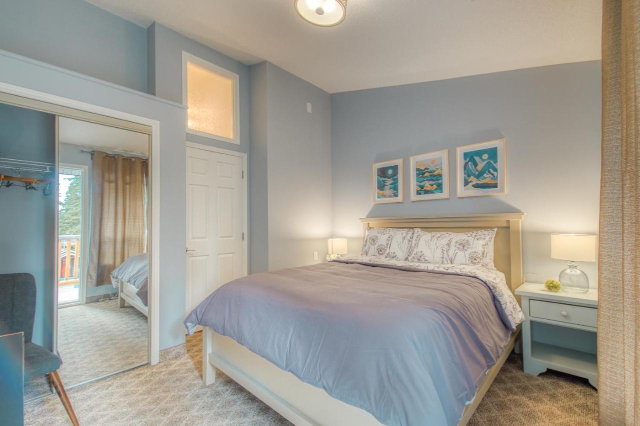 Beautiful Newly Reno 2Bdm 2 Bth Sleep Up To 6 Adults & Kids Mountain View Townhouse Suite Canmore Eksteriør billede