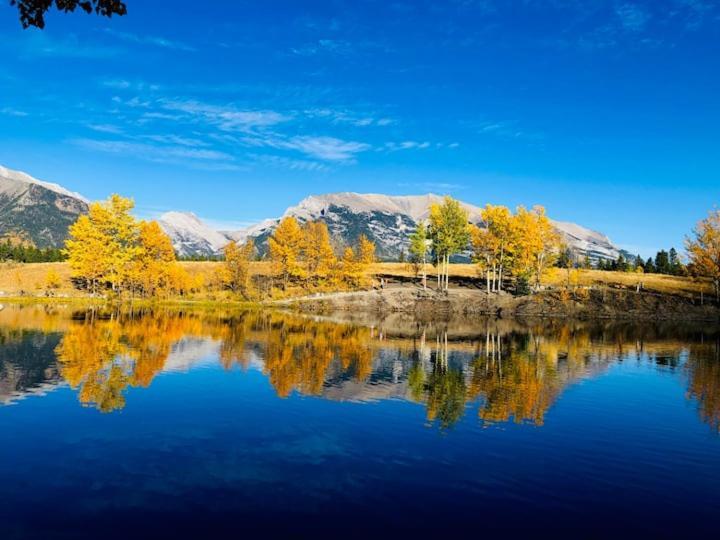Beautiful Newly Reno 2Bdm 2 Bth Sleep Up To 6 Adults & Kids Mountain View Townhouse Suite Canmore Eksteriør billede