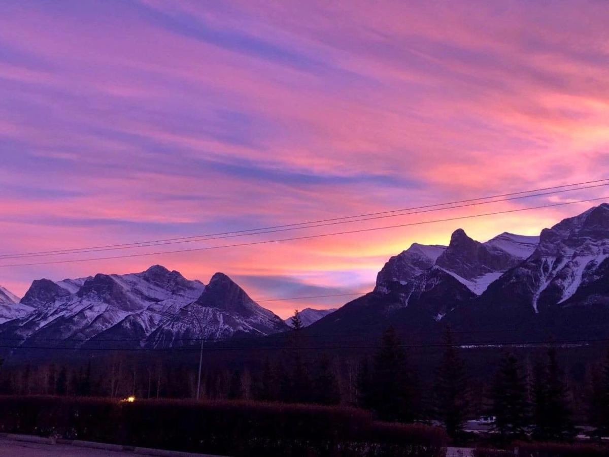 Beautiful Newly Reno 2Bdm 2 Bth Sleep Up To 6 Adults & Kids Mountain View Townhouse Suite Canmore Eksteriør billede